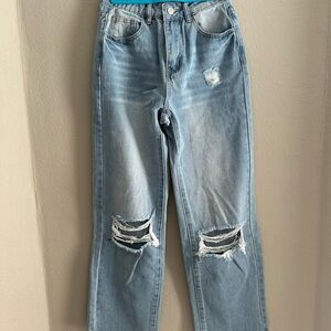 Women’s Straight Leg Distressed Jeans